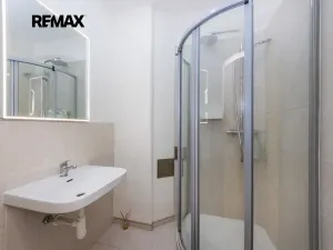 Pronájem bytu 2+1, Praha - Dejvice, Kafkova, 77 m2