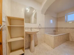 Prodej rodinného domu, Komňa, 182 m2