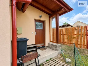 Pronájem bytu 2+1, Těchařovice, 62 m2