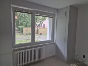 Pronájem bytu 1+1, Valtice, Lázeňská, 33 m2