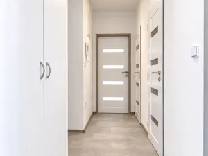 Pronájem bytu 2+1, Hradec Králové - Slezské Předměstí, třída SNP, 55 m2