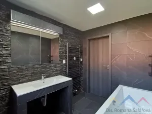 Prodej bytu 3+1, Břidličná, 1. máje, 68 m2