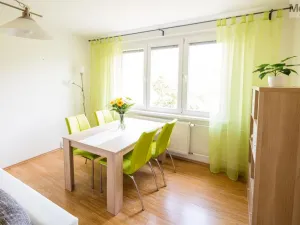 Pronájem bytu 2+1, Klášterec nad Ohří - Miřetice u Klášterce nad Ohří, Dukelská, 60 m2