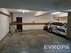 Pronájem garážového stání, Brno - Bystrc, Přístavní, 14 m2