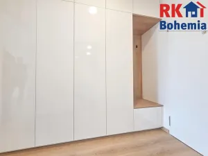 Pronájem bytu 1+kk, Praha - Dolní Počernice, 45 m2