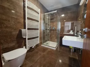 Prodej bytu 2+kk, Karlovy Vary, Chebská, 49 m2