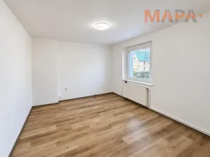 Pronájem bytu 1+1, Chomutov, Bělohorská, 33 m2
