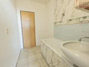 Prodej bytu 3+1, Praha - Kobylisy, Bojasova, 64 m2