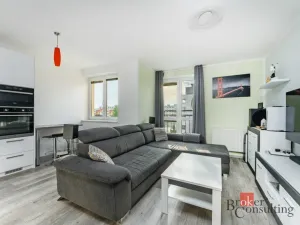 Prodej bytu 1+kk, Hradec Králové - Třebeš, Ve Stromovce, 33 m2