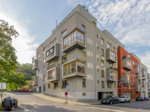 Prodej bytu 2+kk, Praha, Jeseniova, 55 m2