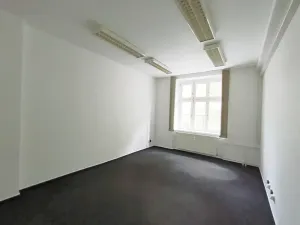 Pronájem obchodního prostoru, Hradec Králové, třída Karla IV., 90 m2