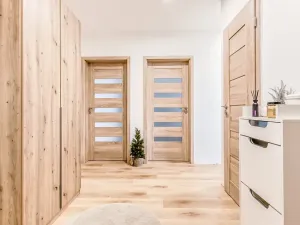 Prodej bytu 2+1, Karlovy Vary, Konečná, 63 m2