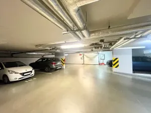 Pronájem garážového stání, Praha - Háje, Jurkovičova, 16 m2