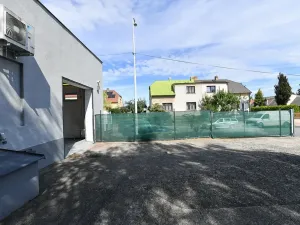 Prodej obchodního prostoru, Praha - Horní Počernice, Komárovská, 210 m2