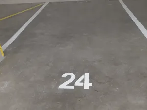 Pronájem garážového stání, Brno, Wágnerova, 15 m2
