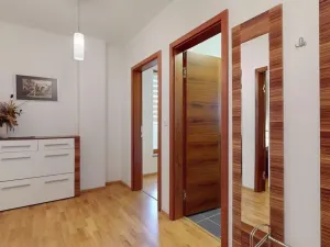 Prodej bytu 2+kk, Karlovy Vary, Libušina, 88 m2