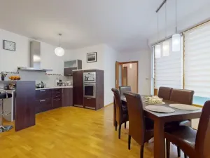 Prodej bytu 2+kk, Karlovy Vary, Libušina, 88 m2