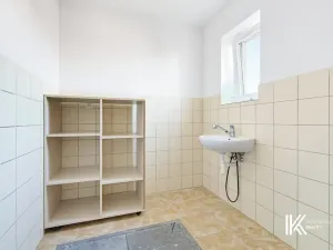 Prodej kanceláře, Hrochův Týnec, 356 m2