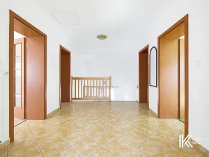 Prodej kanceláře, Hrochův Týnec, 356 m2