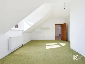 Prodej rodinného domu, Hrochův Týnec, 356 m2