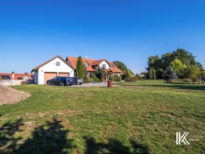Prodej rodinného domu, Hrochův Týnec, 356 m2