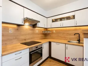 Prodej vícegeneračního domu, Praha - Horní Počernice, Rožnovská, 577 m2