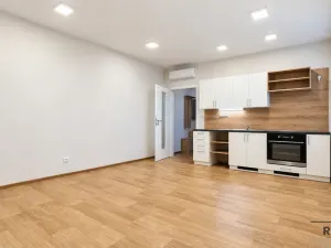 Pronájem bytu 2+kk, Hodonín, Národní třída, 39 m2