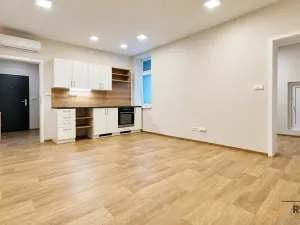 Pronájem bytu 2+kk, Hodonín, Národní třída, 39 m2