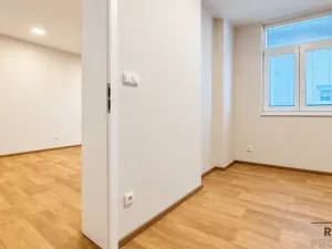 Pronájem bytu 2+kk, Hodonín, Národní třída, 39 m2