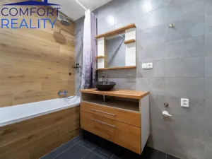 Prodej bytu 2+kk, Ostrava - Poruba, náměstí Družby, 58 m2