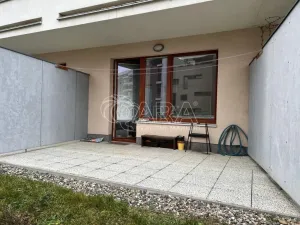 Pronájem bytu 1+kk, Praha - Kamýk, Kramperova, 32 m2