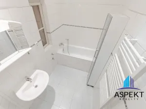 Pronájem bytu 2+1, Praha - Vinohrady, Máchova, 80 m2