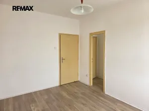 Pronájem bytu 3+1, Praha - Čakovice, Radbuzská, 85 m2