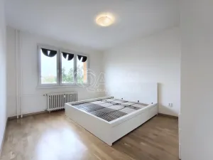 Pronájem bytu 2+1, Praha - Malešice, Káranská, 53 m2