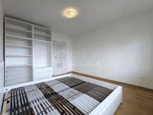 Pronájem bytu 2+1, Praha - Malešice, Káranská, 53 m2
