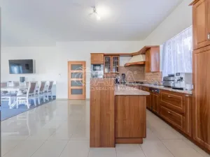 Prodej rodinného domu, Jesenice, Papoušková, 695 m2