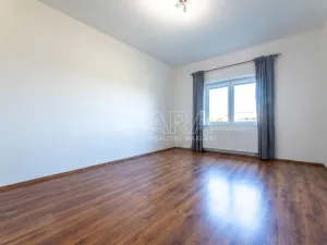 Prodej rodinného domu, Jesenice, Papoušková, 695 m2