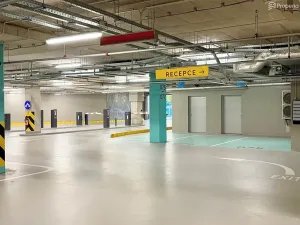 Pronájem garážového stání, Brno, Fuchsova, 12 m2
