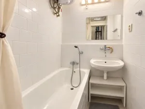 Pronájem bytu 2+kk, Praha - Libeň, Sokolovská, 37 m2