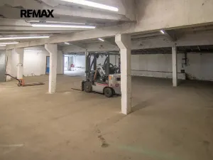 Pronájem skladu, Hovorany, 262 m2