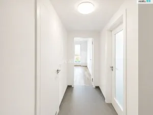 Prodej bytu 2+kk, Praha - Modřany, Kolmanova, 56 m2