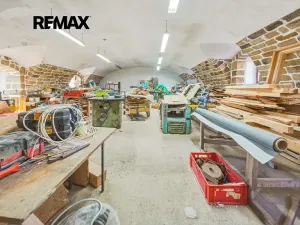 Prodej výrobních prostor, Holany, 241 m2