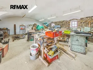 Prodej výrobních prostor, Holany, 241 m2