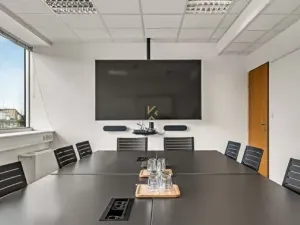 Pronájem kanceláře, Praha - Karlín, Sokolovská, 342 m2