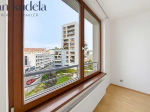 Pronájem bytu 3+kk, Praha - Holešovice, V háji, 74 m2