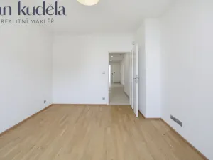 Pronájem bytu 3+kk, Praha - Holešovice, V háji, 74 m2