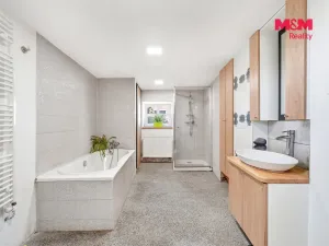 Prodej rodinného domu, Semčice, 239 m2