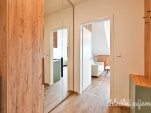 Pronájem bytu 1+kk, Brno - Židenice, Škrochova, 33 m2
