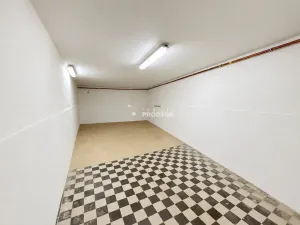 Pronájem skladu, 94 m2