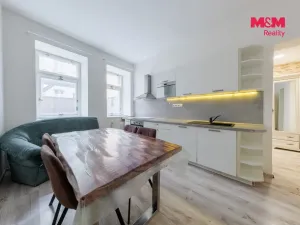 Prodej komerční nemovitosti, Karlovy Vary, Moravská, 85 m2